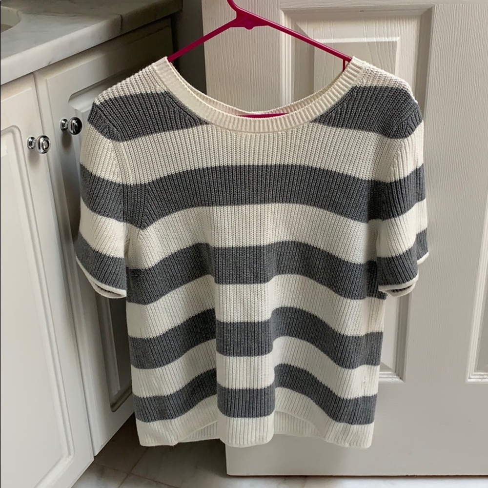 Banana Republic gray/ white sweater!